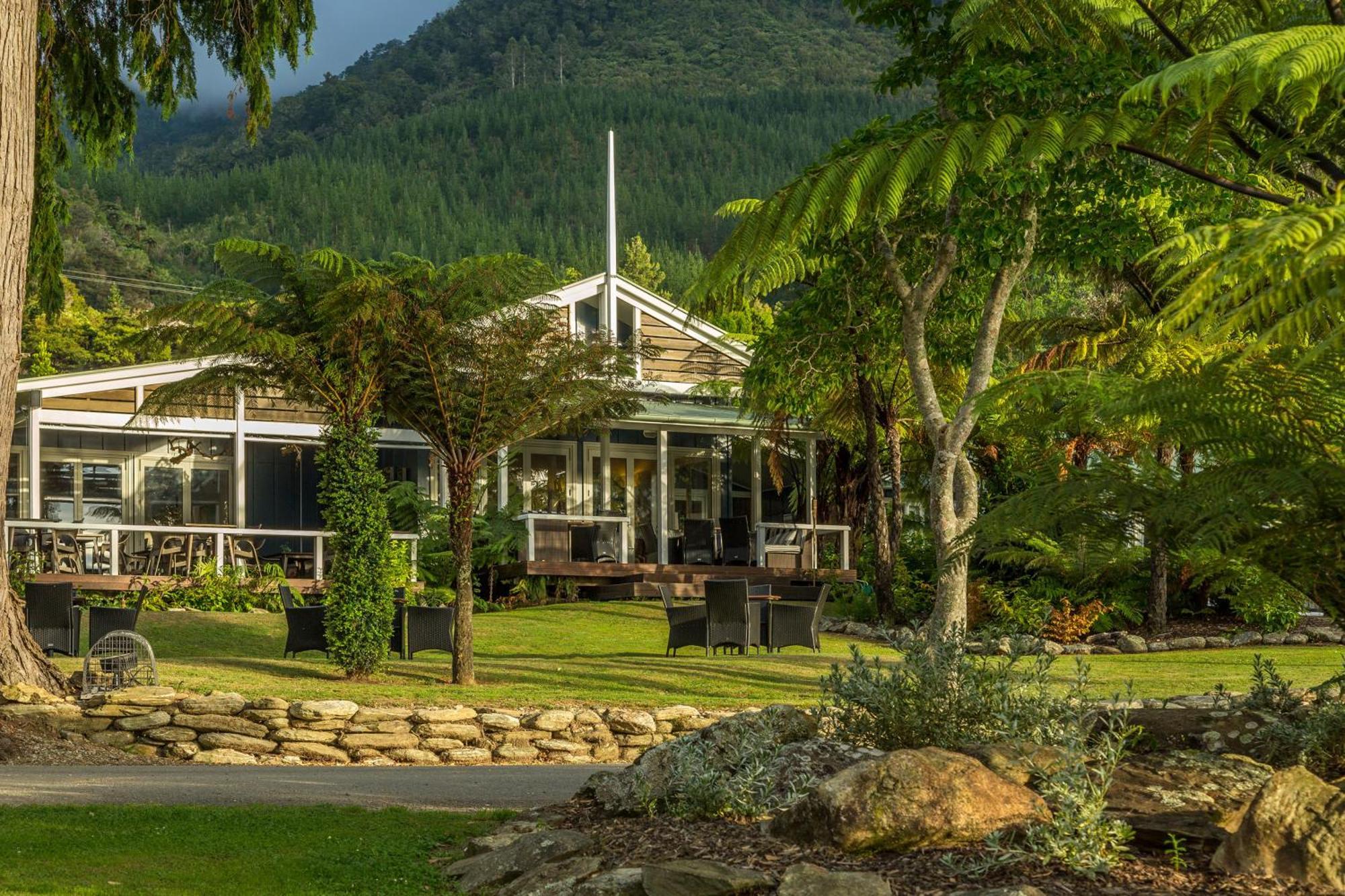Raetihi Lodge Kenepuru Sounds Exteriör bild